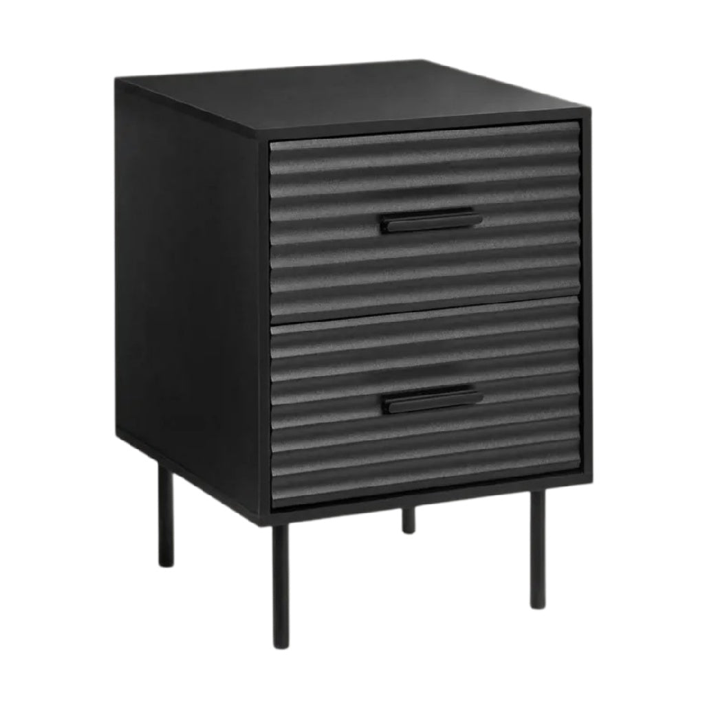 **Table de chevet noire avec tiroirs à stries et pieds métalliques**